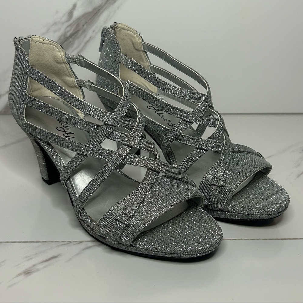 Easy Street Glittering Silver Heels Size 7